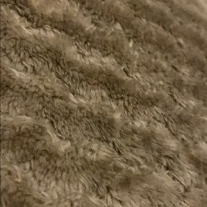 Meet your Posher, Hadas